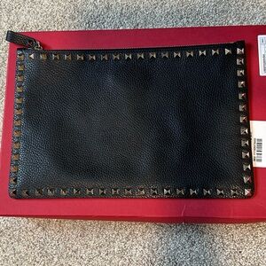 LIKE NEW Valentino Rockstud Zip Clutch Black Leather